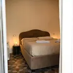 Qhouse