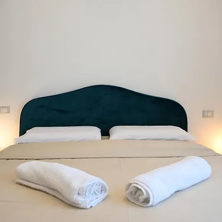Qhouse