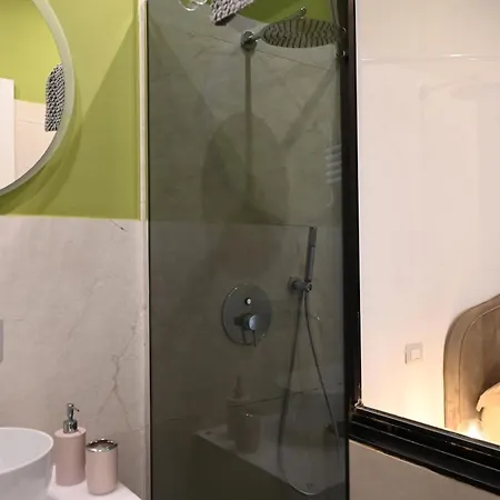 Qhouse Νάπολη