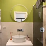 Qhouse Neapol